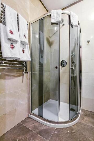 Фото номера Семейный номер Отель Hotel Jarosław г. Ярослав 9