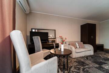Фото номера Стандартный двухместный номер с 1 кроватью Отель Hotel Coloseum г. Ярослав 6