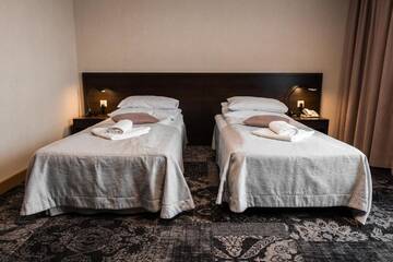Фото номера Стандартный двухместный номер с 1 кроватью Отель Hotel Coloseum г. Ярослав 11