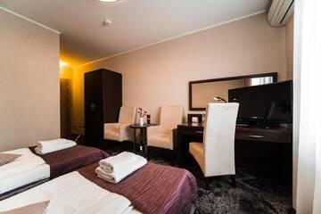 Фото номера Стандартный двухместный номер с 1 кроватью Отель Hotel Coloseum г. Ярослав 8