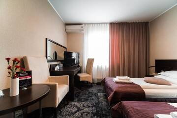 Фото номера Стандартный двухместный номер с 1 кроватью Отель Hotel Coloseum г. Ярослав 9